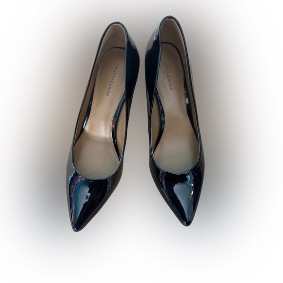 Black Paten Leather heels 2.75 heel - Picture 5 of 5